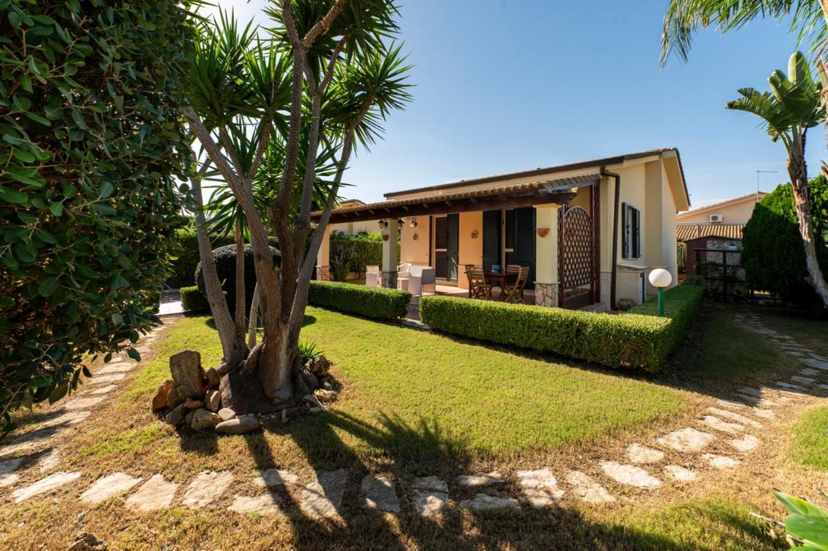 Villa Plumeria Кампофеличе-ди-Роччелла Экстерьер фото