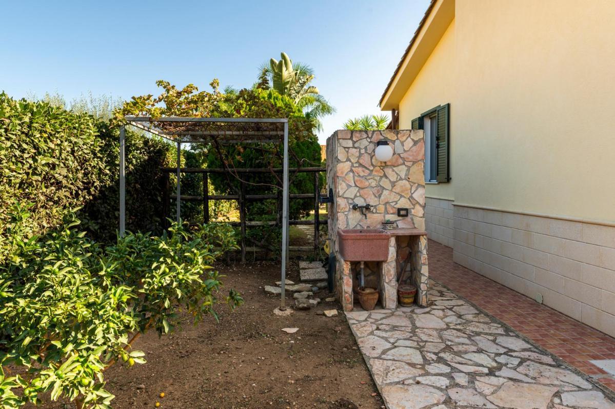 Villa Plumeria Кампофеличе-ди-Роччелла Экстерьер фото