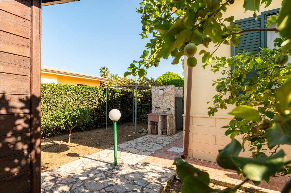 Villa Plumeria Кампофеличе-ди-Роччелла Экстерьер фото