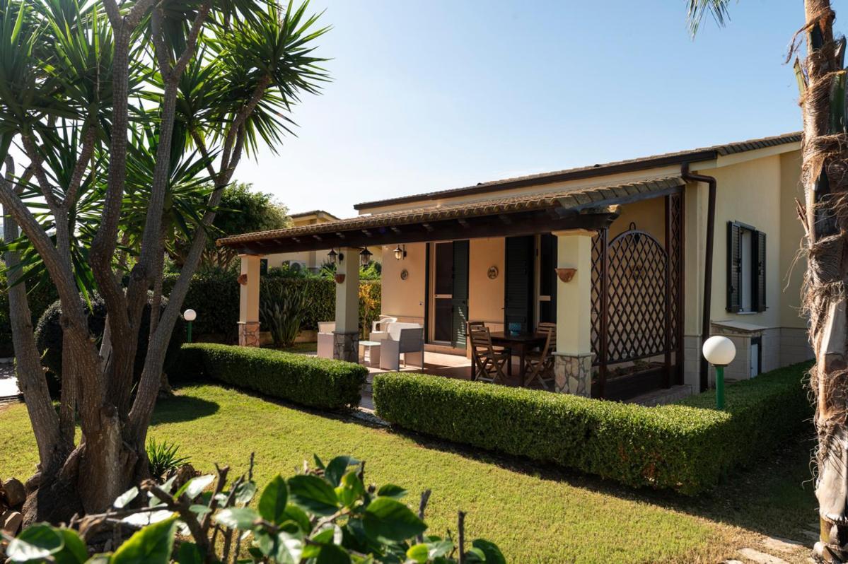 Villa Plumeria Кампофеличе-ди-Роччелла Экстерьер фото