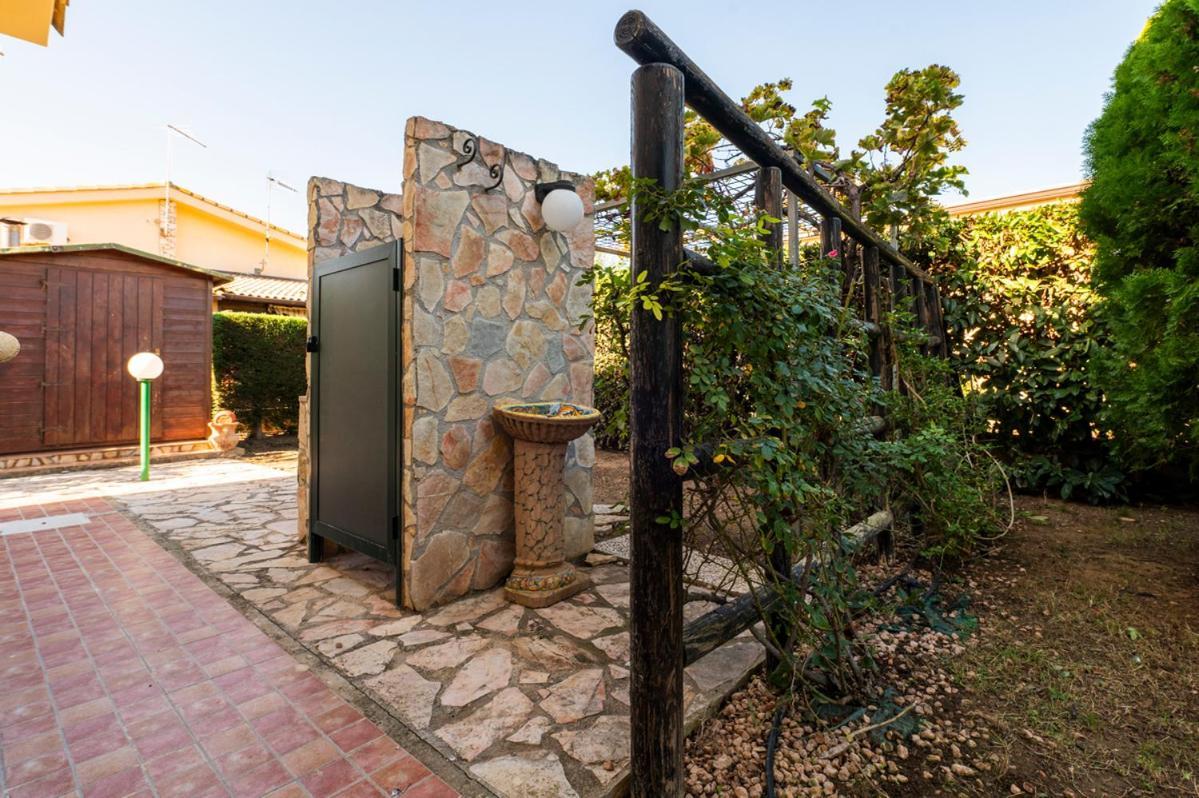 Villa Plumeria Кампофеличе-ди-Роччелла Экстерьер фото